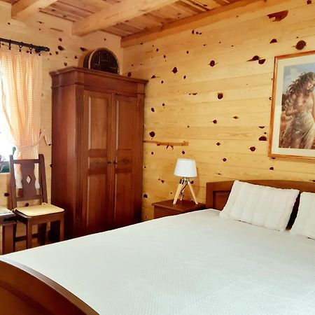 El Paso City, Zlatibor - Unique Wooden Cottages, Treehouse, Wild West Rooms, Accommodation 1-6 People Exteriör bild