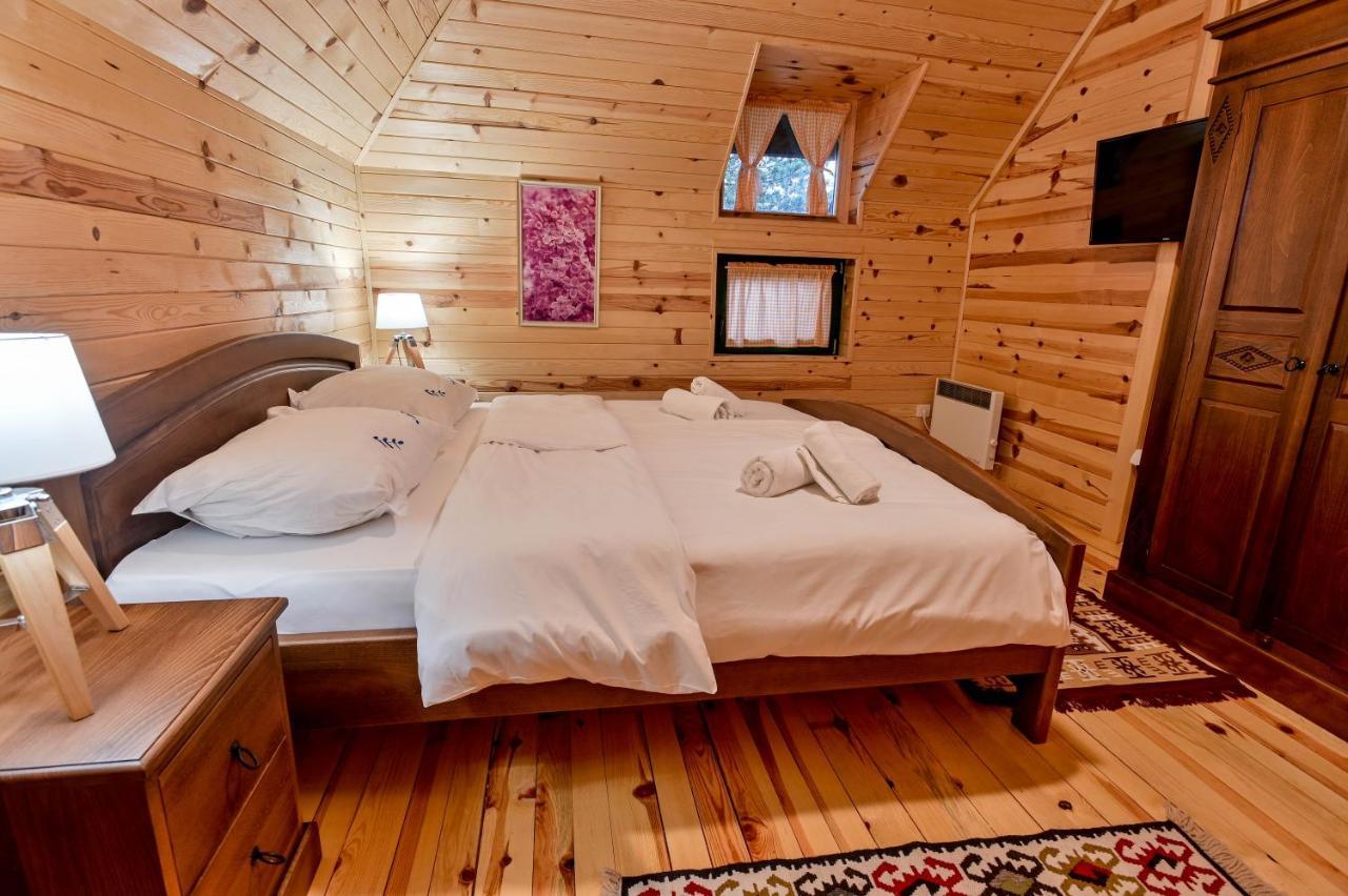 El Paso City, Zlatibor - Unique Wooden Cottages, Treehouse, Wild West Rooms, Accommodation 1-6 People Exteriör bild