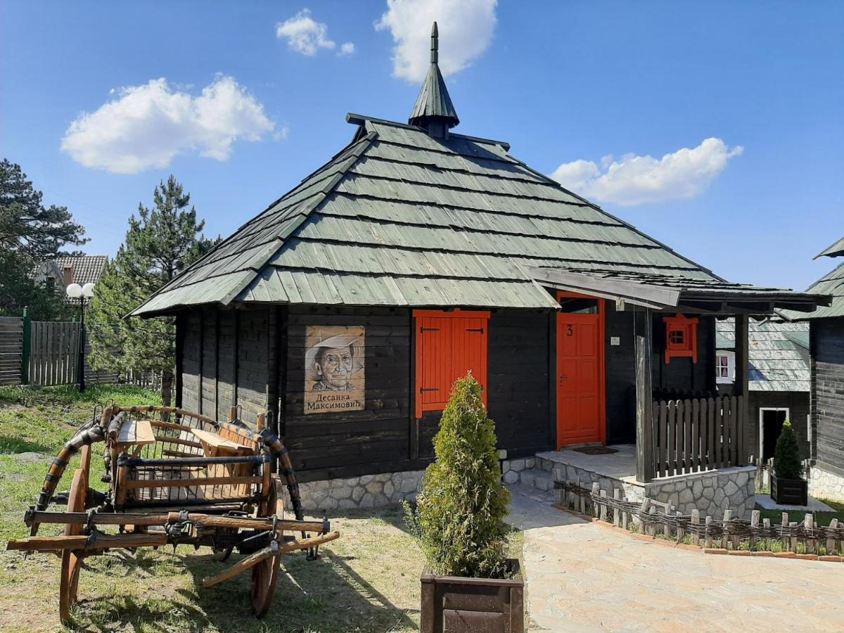 El Paso City, Zlatibor - Unique Wooden Cottages, Treehouse, Wild West Rooms, Accommodation 1-6 People Exteriör bild