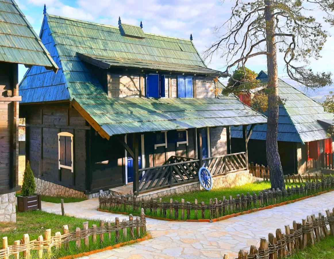 El Paso City, Zlatibor - Unique Wooden Cottages, Treehouse, Wild West Rooms, Accommodation 1-6 People Exteriör bild