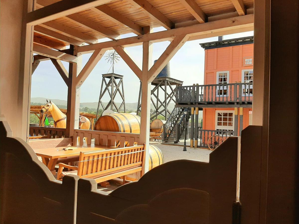 El Paso City, Zlatibor - Unique Wooden Cottages, Treehouse, Wild West Rooms, Accommodation 1-6 People Exteriör bild