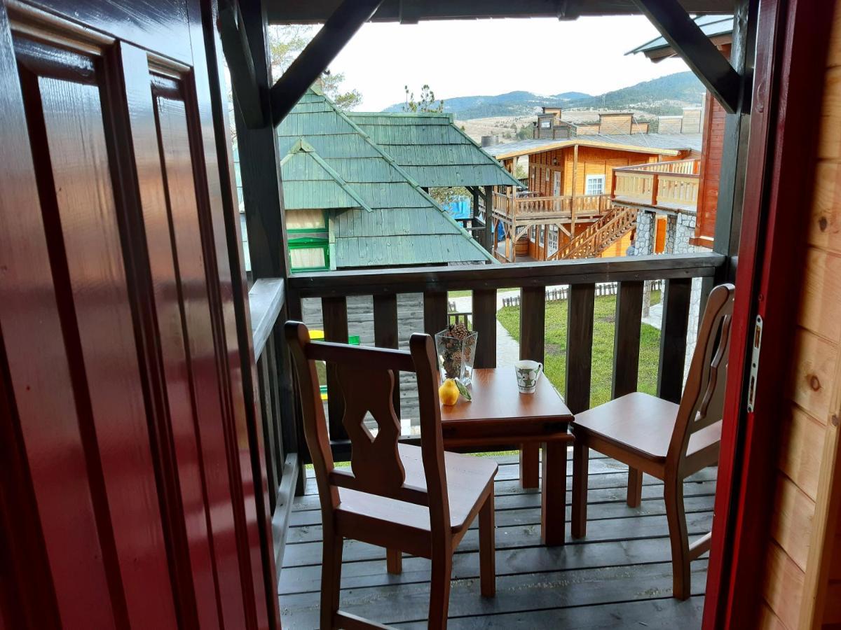 El Paso City, Zlatibor - Unique Wooden Cottages, Treehouse, Wild West Rooms, Accommodation 1-6 People Exteriör bild