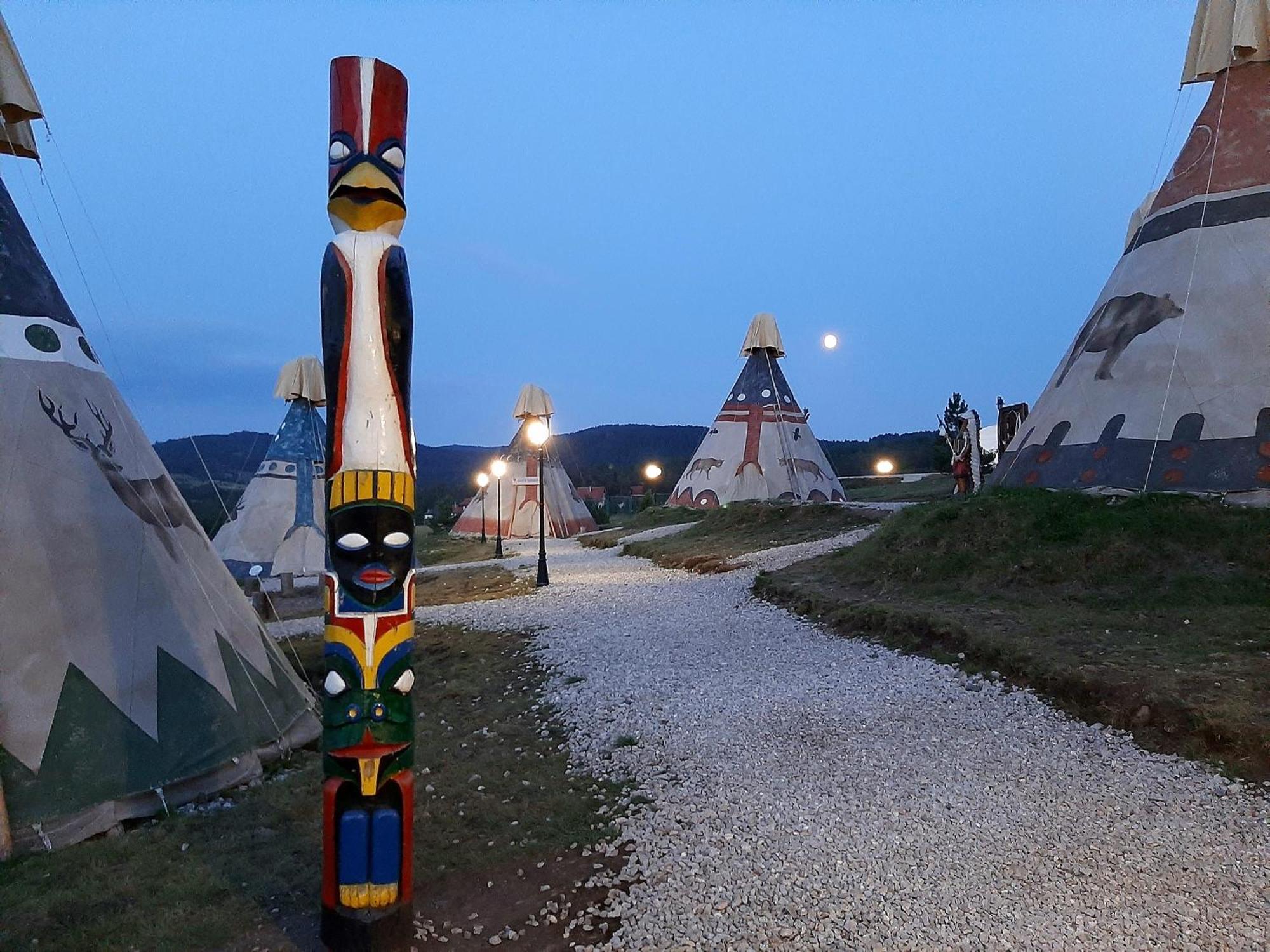 El Paso City, Zlatibor - Unique Wooden Cottages, Treehouse, Wild West Rooms, Accommodation 1-6 People Exteriör bild