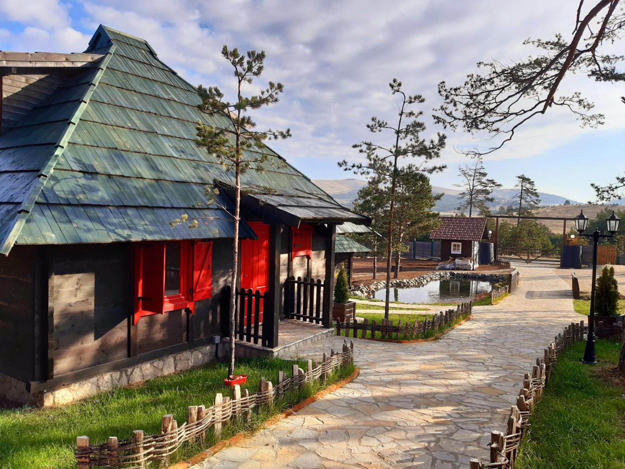 El Paso City, Zlatibor - Unique Wooden Cottages, Treehouse, Wild West Rooms, Accommodation 1-6 People Exteriör bild
