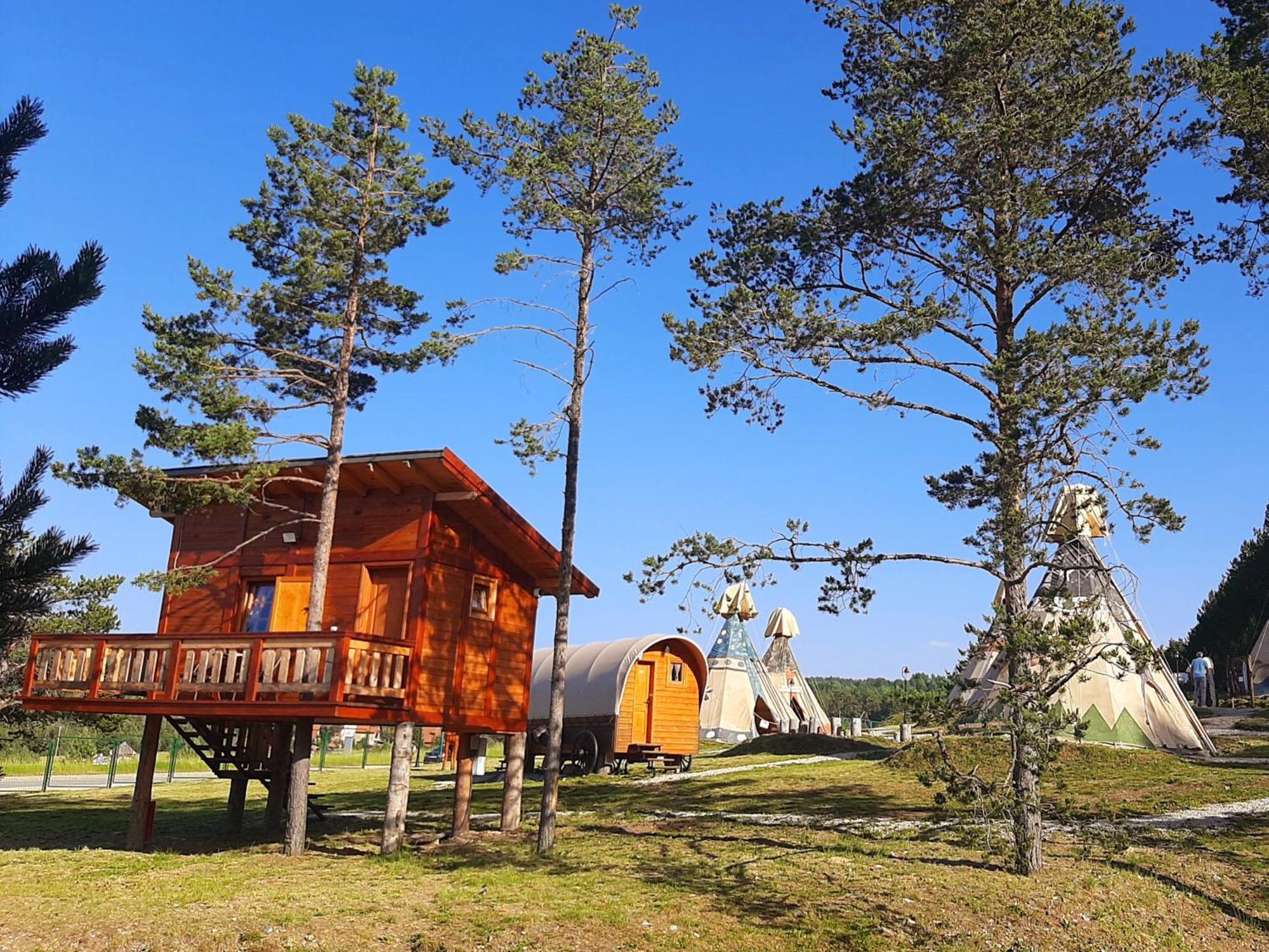 El Paso City, Zlatibor - Unique Wooden Cottages, Treehouse, Wild West Rooms, Accommodation 1-6 People Exteriör bild